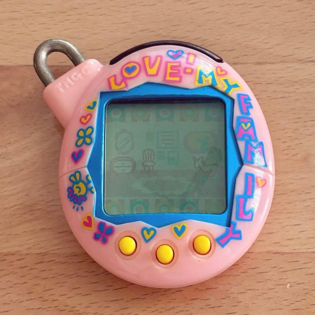 いぇー！ふぁみりーイロイロ！ たまごっちプラス ふぁみたまラブ ピンク