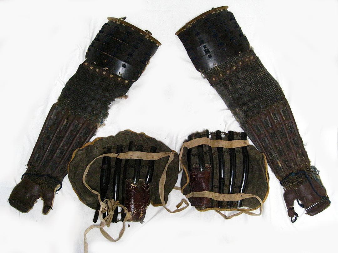 #毘沙門籠手 #脛当 #ジャンク #鎧兜 #甲冑 #具足 #江戸 #武具