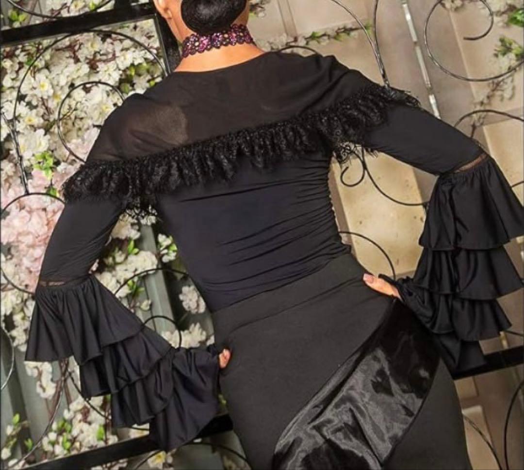 フリル付き長袖トップス 黒 衣装 練習着 S ストレッチ