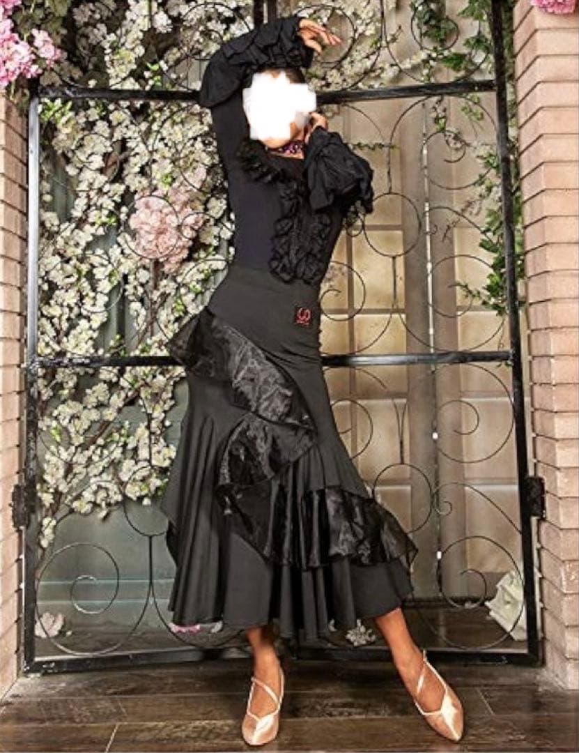 フリル付き長袖トップス 黒 衣装 練習着 S ストレッチ