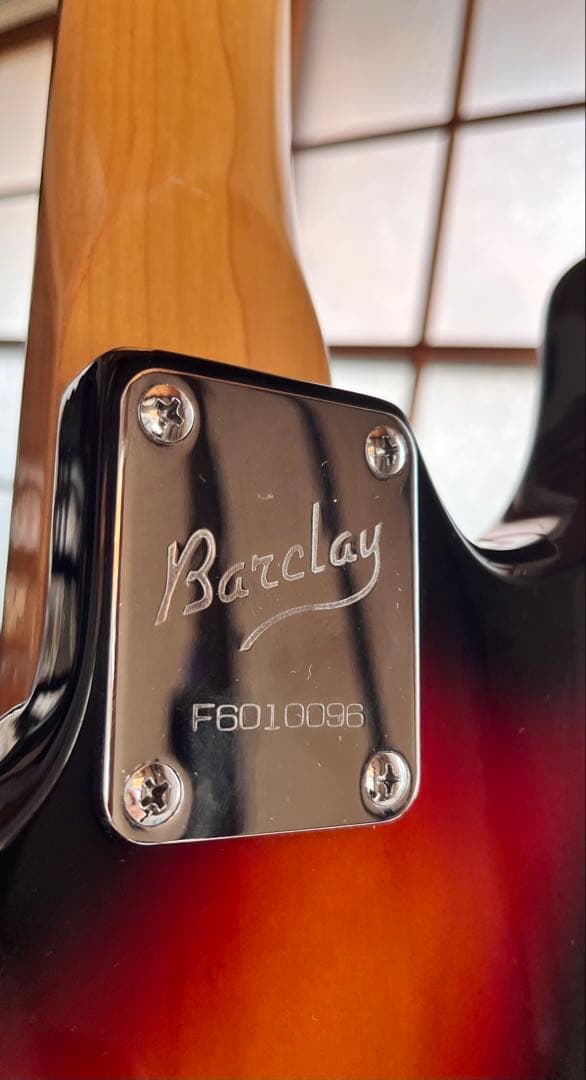 値下げ　バークレーBARCLAY ストラトタイプギター 初期　ロゴ期