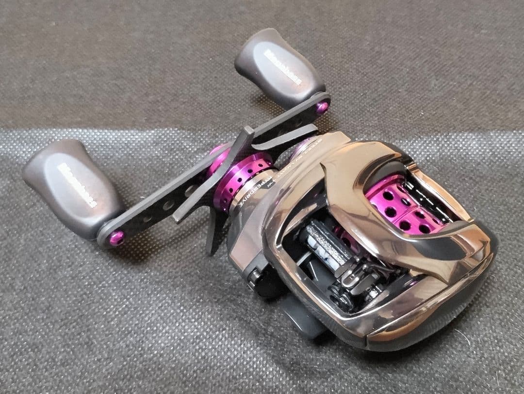 26スティーズ SV LIGHT TW 100H（右）KTF フィネススプール