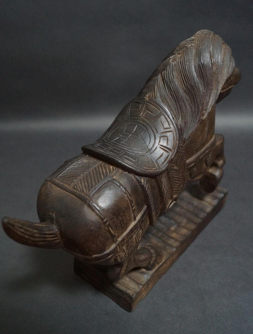 楠製 細工彫り『馬』一刀彫り置物 オブジェ 高さ22cm★時代物★