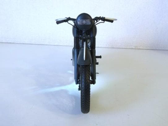 値下 MINICHAMPS 1/12 トライアンフTR6 Trophy「大脱走」