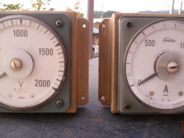 阪急電車のボルト/アンペアメーター 阪急電車特有の台座付き 中古