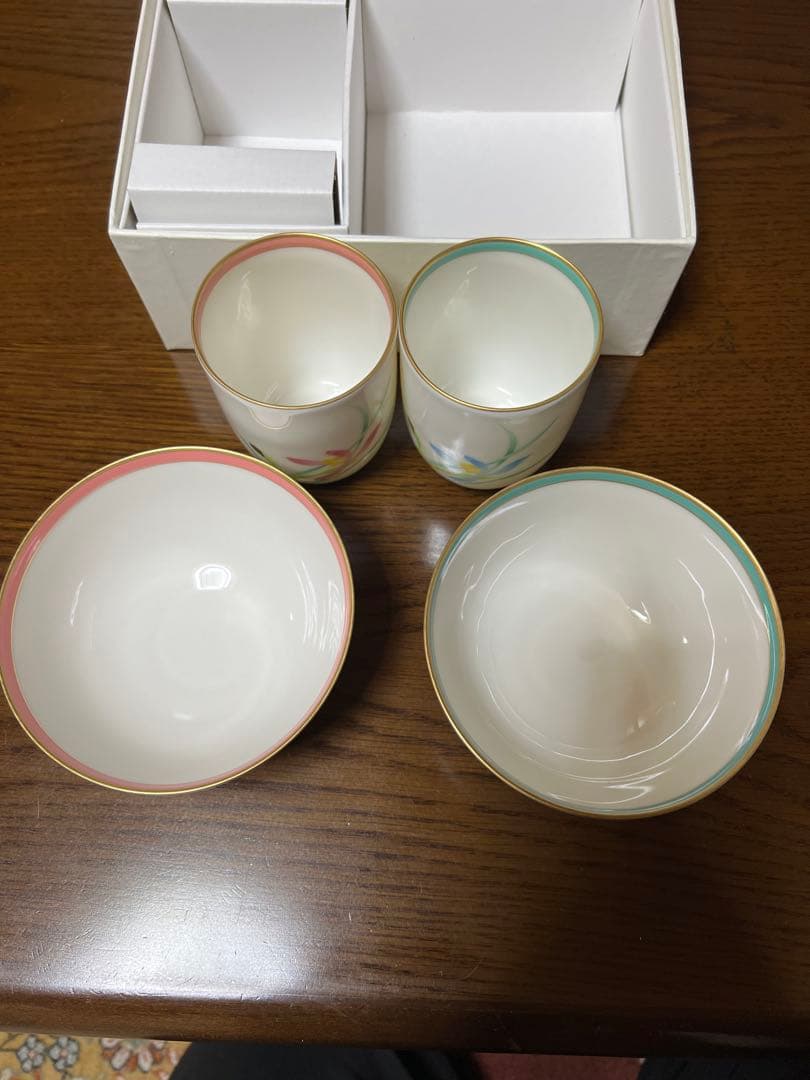 香蘭社　花柄陶器茶碗、湯呑みセット