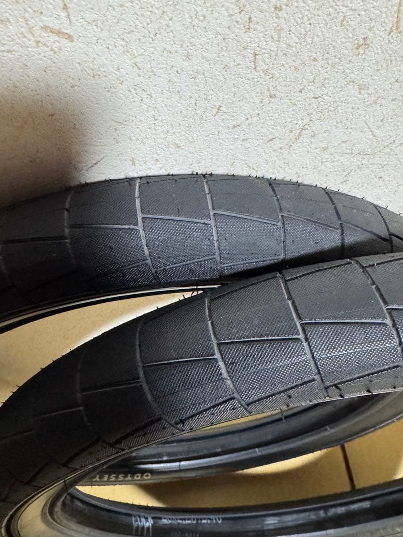 BMXタイヤOdyssey Broc Raifordのシグネチャー