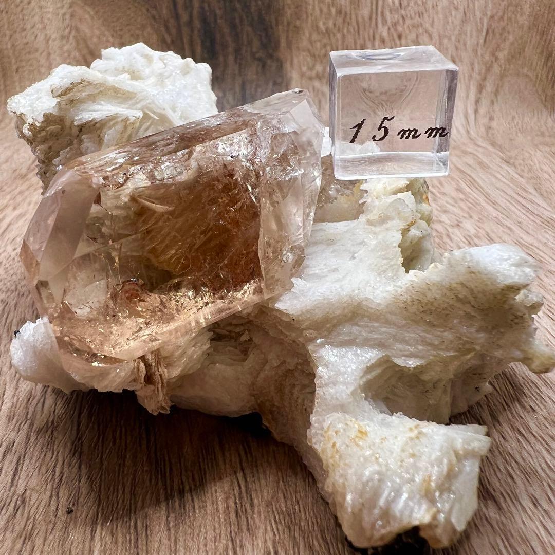 シェリーカラー トパーズ  鉱物 標本 原石