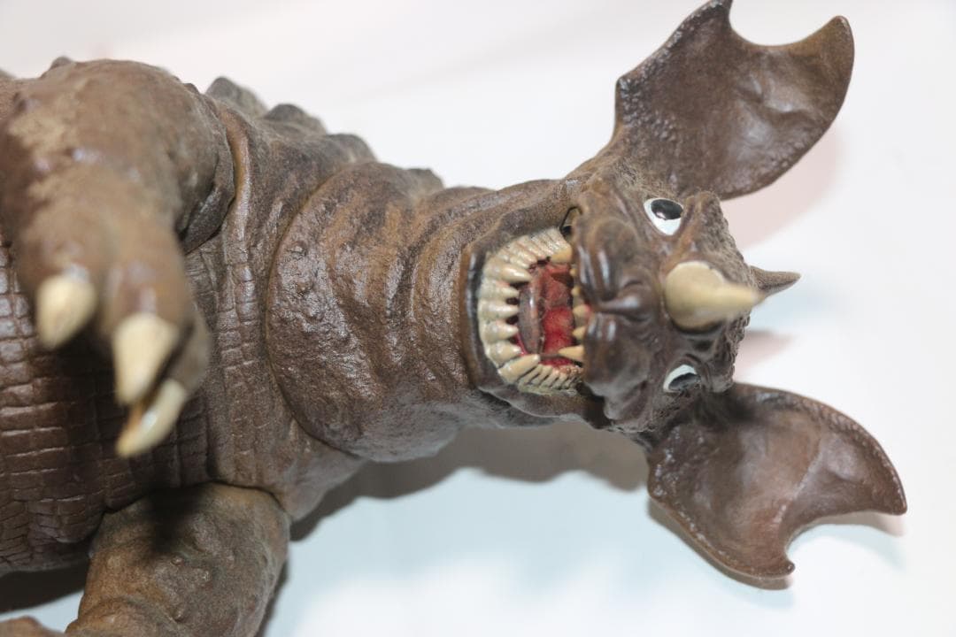 貴重フランケンシュタイン対地底怪獣（東宝映画１９６５年）のバラゴンのフィギャー