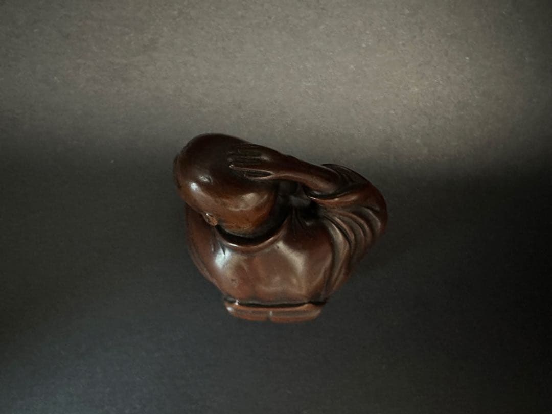 【根付(netsuke)】人物の根付　友重　木製　江戸時代