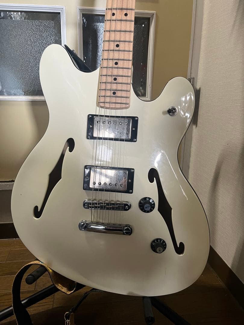 Squier Starcaster セミホロウボディ ホワイト