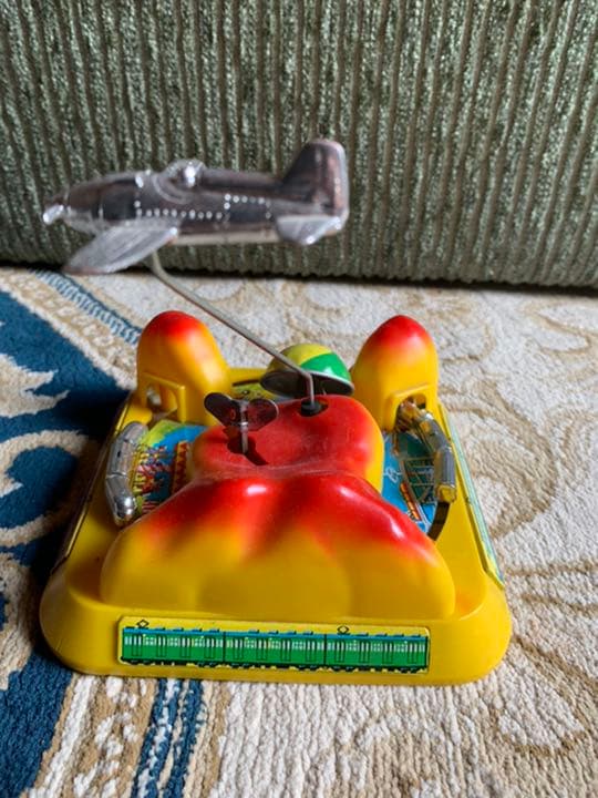 リンリン遊園地。ブリキおもちゃ。新幹線。機関車。飛行機。貴重。インテリア。