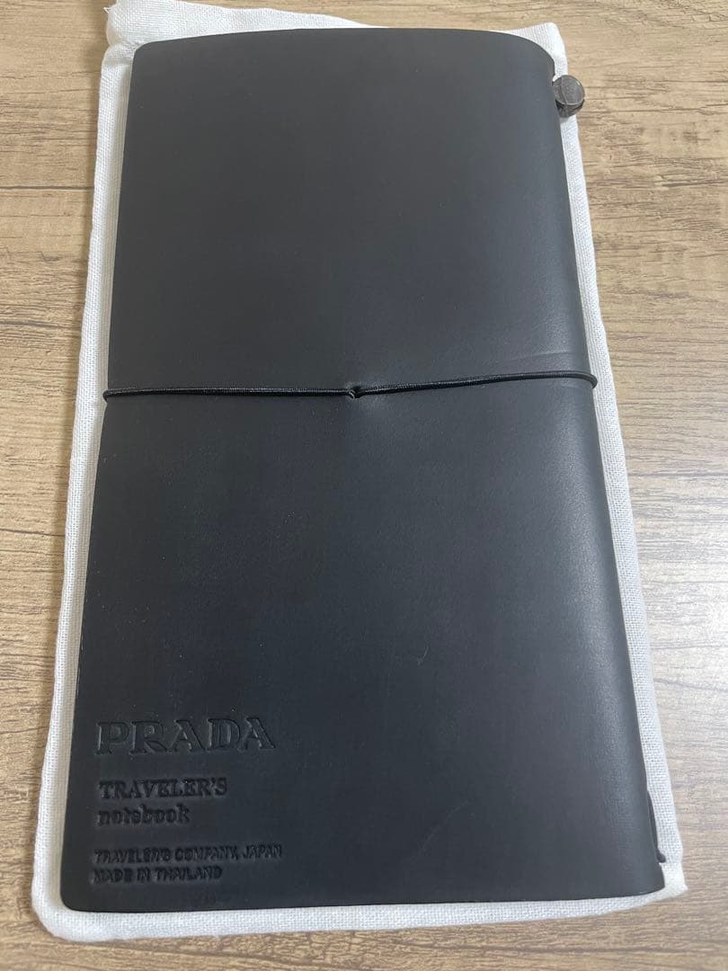 トラベラーズノート　PRADA レギュラーサイズ　BLACK ブラスタグ