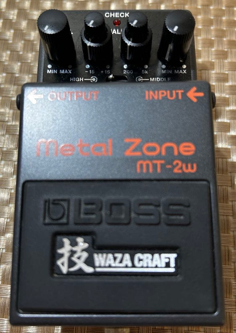 BOSS l Zone MT-2w ギターエフェクター