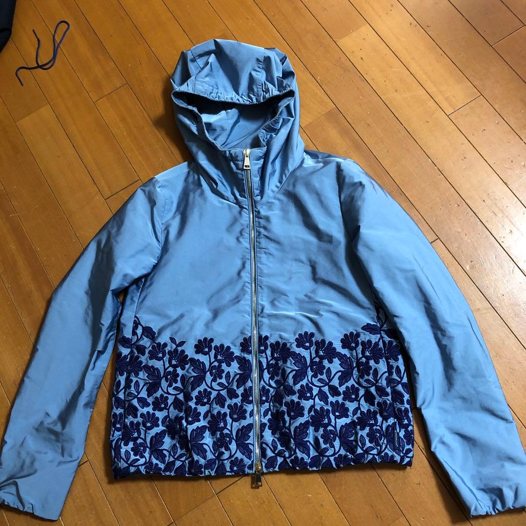 MONCLER 水色 刺繍 フード付きジャケット