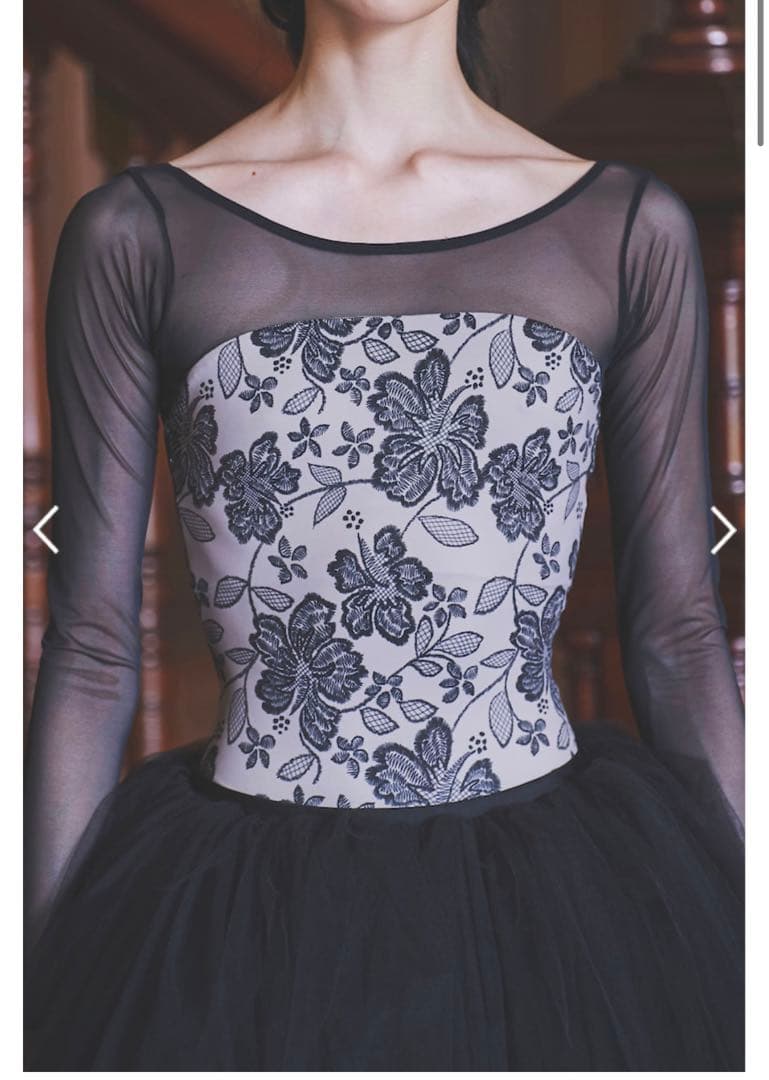 【新品】ポーチ付　stina Mサイズ　flower embroidery