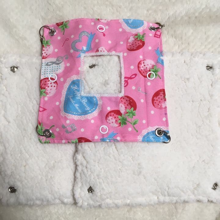 モモンガハウス(いちご・ハートラメ)  ボア白  2000円