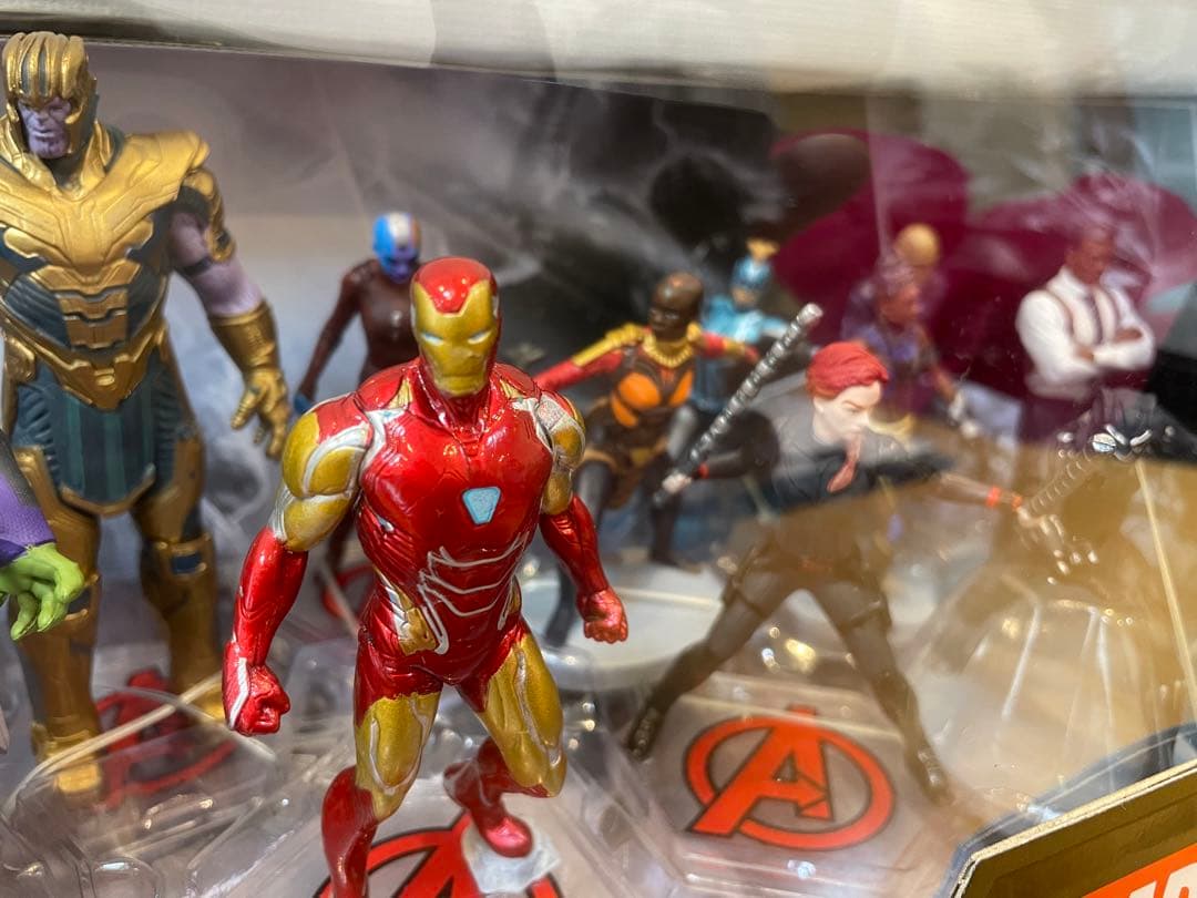 【値下げしました】マーベル メガフィギュアセット