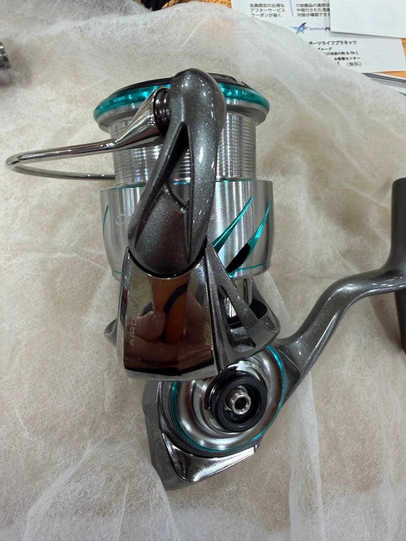新品　ダイワ スピニングリール 25エメラルダス AIR LT2500S