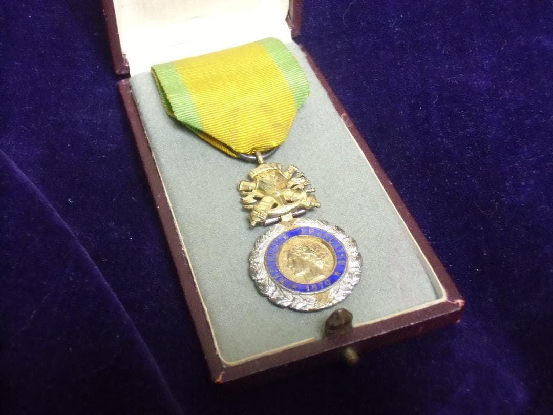 Ｆフランス軍＊１８７０年＊銀製＊ミリタリーメダル＋箱（実物）