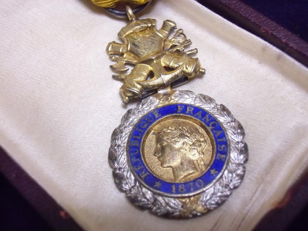 Ｆフランス軍＊１８７０年＊銀製＊ミリタリーメダル＋箱（実物）