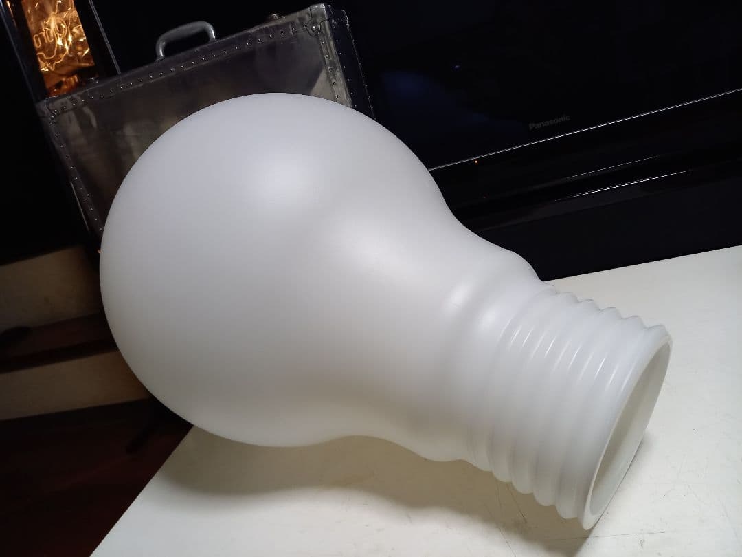 レア品　ポストモダン　ヴィンテージ　電球型　オブジェ　フロア　スタンド　ライト