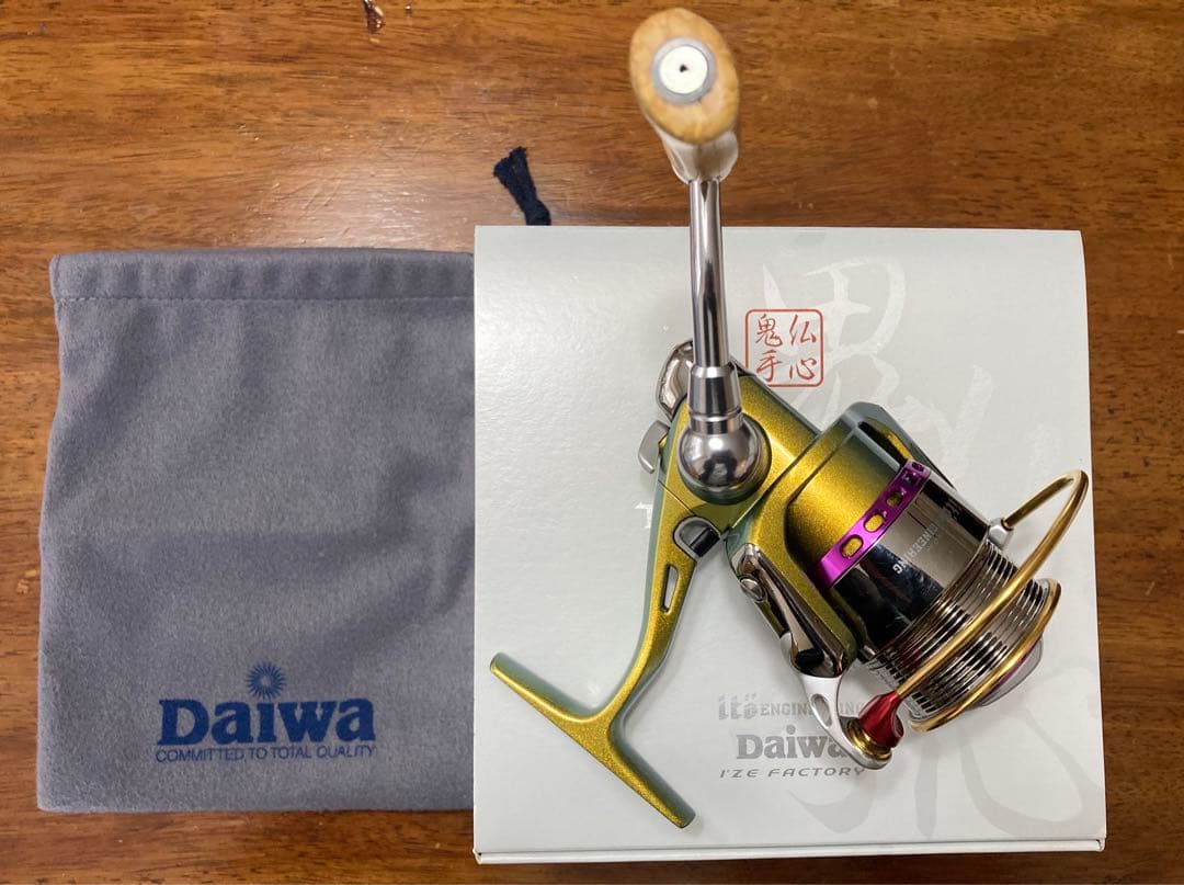 DAIWA スピニングリール メガバスTD-ito 2506C 限定生産品