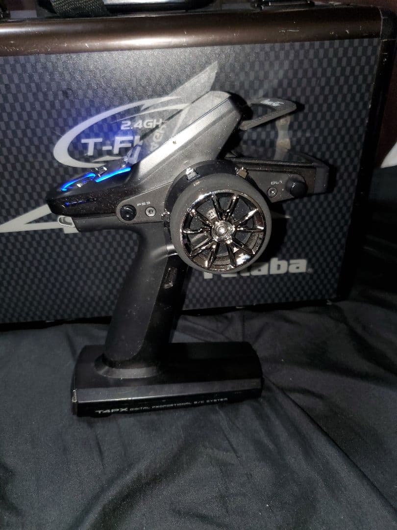 Futaba 4PX T-FHSS ラジコン送信機、受信機、ケース付き✨