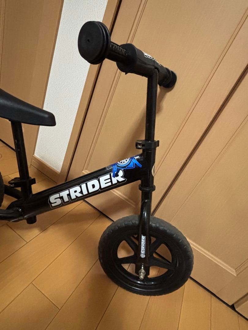 STRIDER 12インチ ブラック　スポーツモデル
