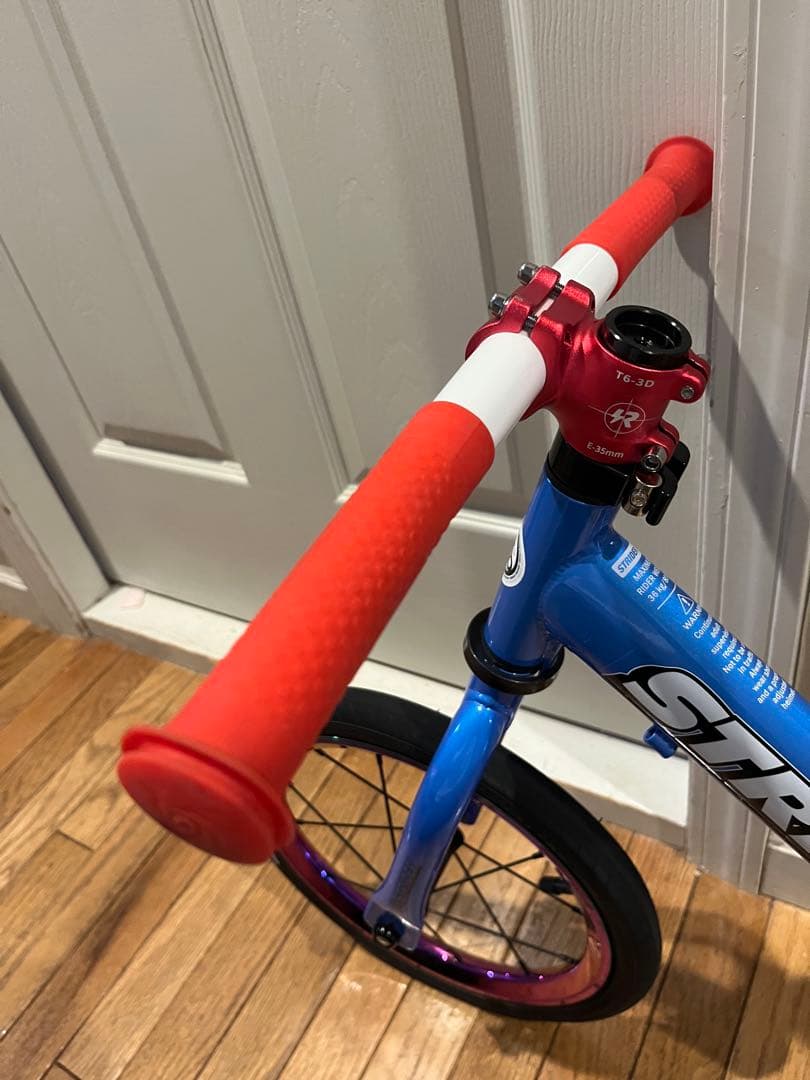 STRIDER 14x ブルー　ホイールは別売