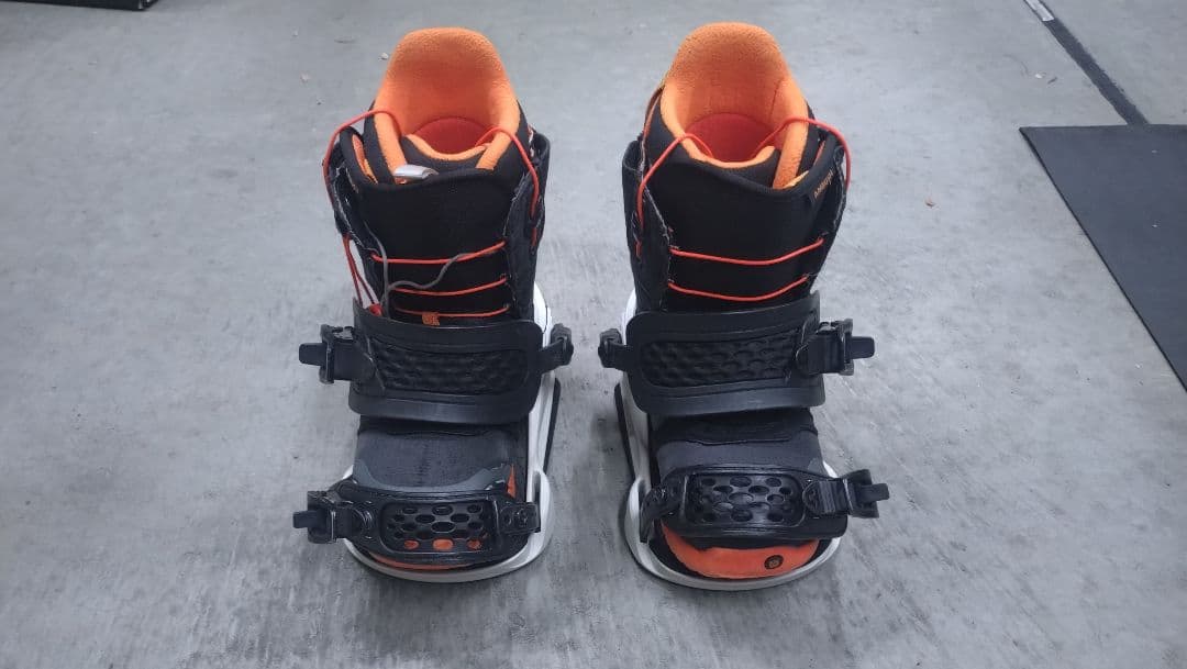 Burton 子供用スノーボードブーツ とUNION ビィンディング