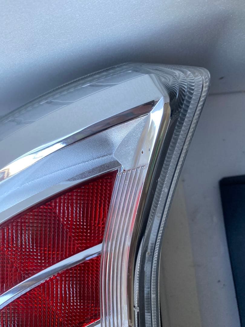 プリウス30 テールランプ 外側左右セット 純正