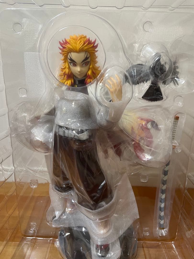 未使用　煉獄　杏寿郎　1/4スケールフィギュアアニプレックス