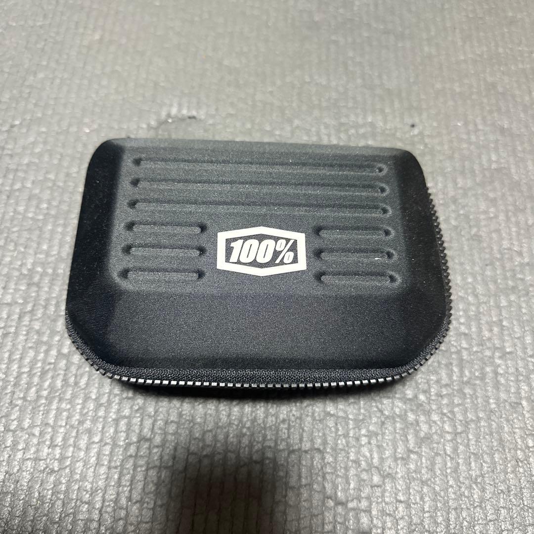 ワンハンドレッドサングラス