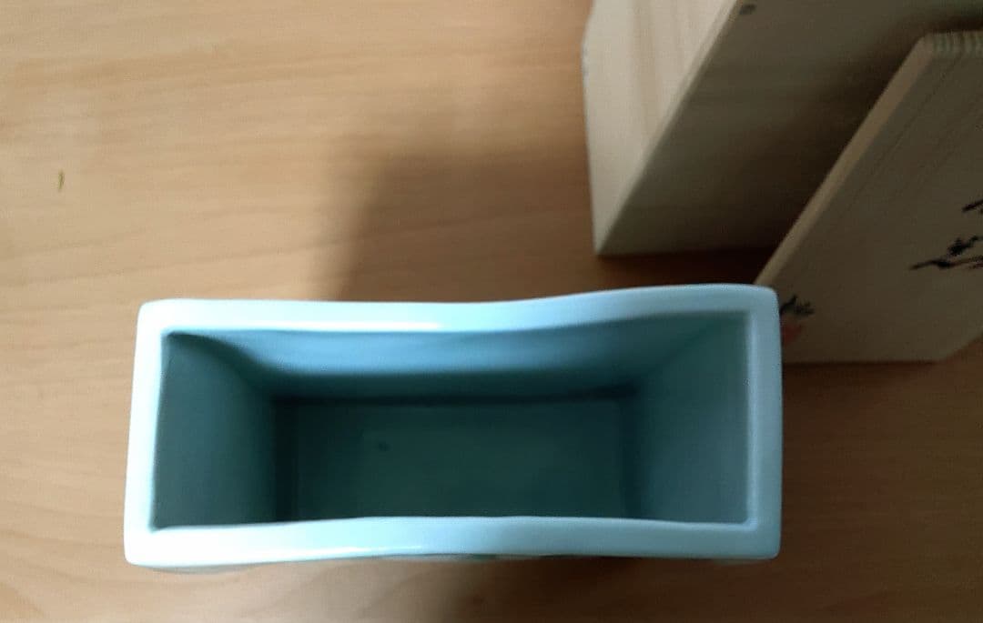 ラスト 値引　出品期限 4/30迄 九谷焼　花器　”象の図”　山近　泰：作