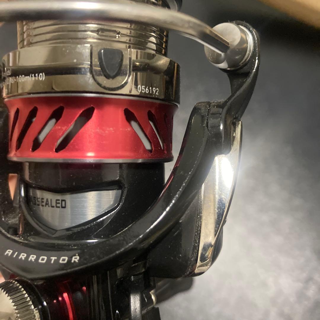 月下美人　ダイワ　MX 2004 スピニングリール 黒/赤