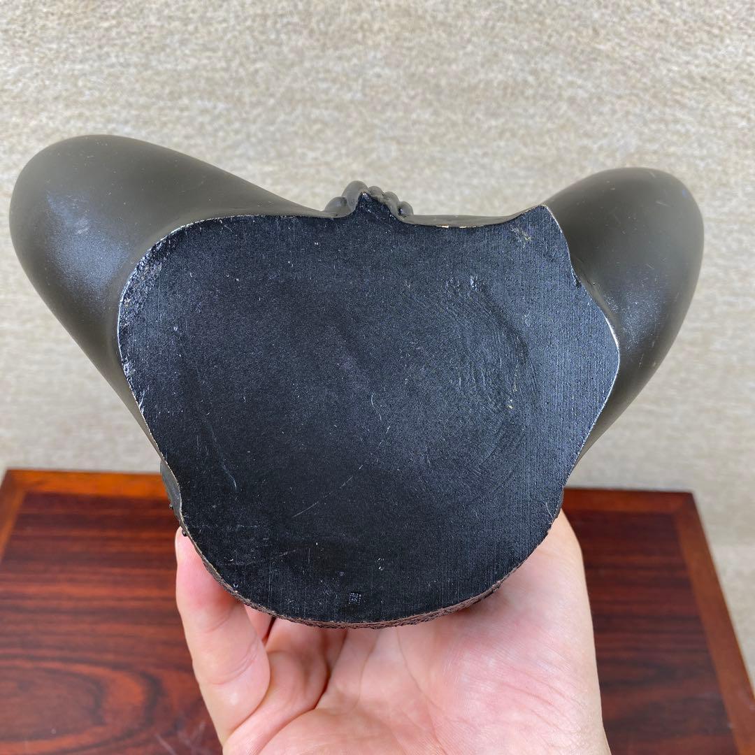 高岡銅器 彫刻家 板保次 (号 清峯）『おすまし』ブロンズ像