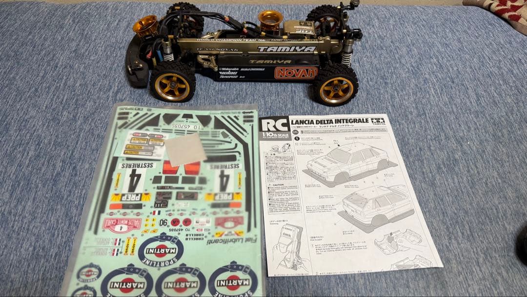 TAMIYA XV-01 メカ付き組済シャーシ　未塗装ボディ