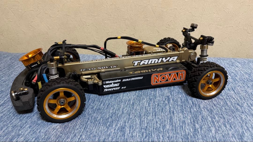 TAMIYA XV-01 メカ付き組済シャーシ　未塗装ボディ