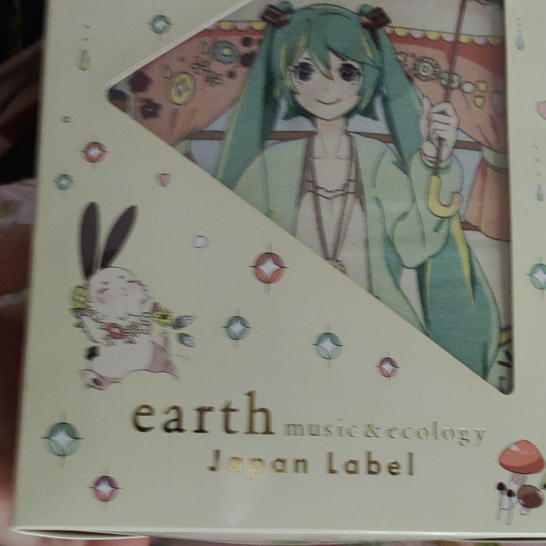 初音ミク✕EARTH musicエコのコラボTVシャツ