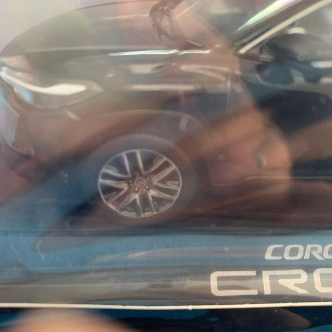 1/30ミニカーカローラクロス　マイナーチェンジ後ブラックマイカ