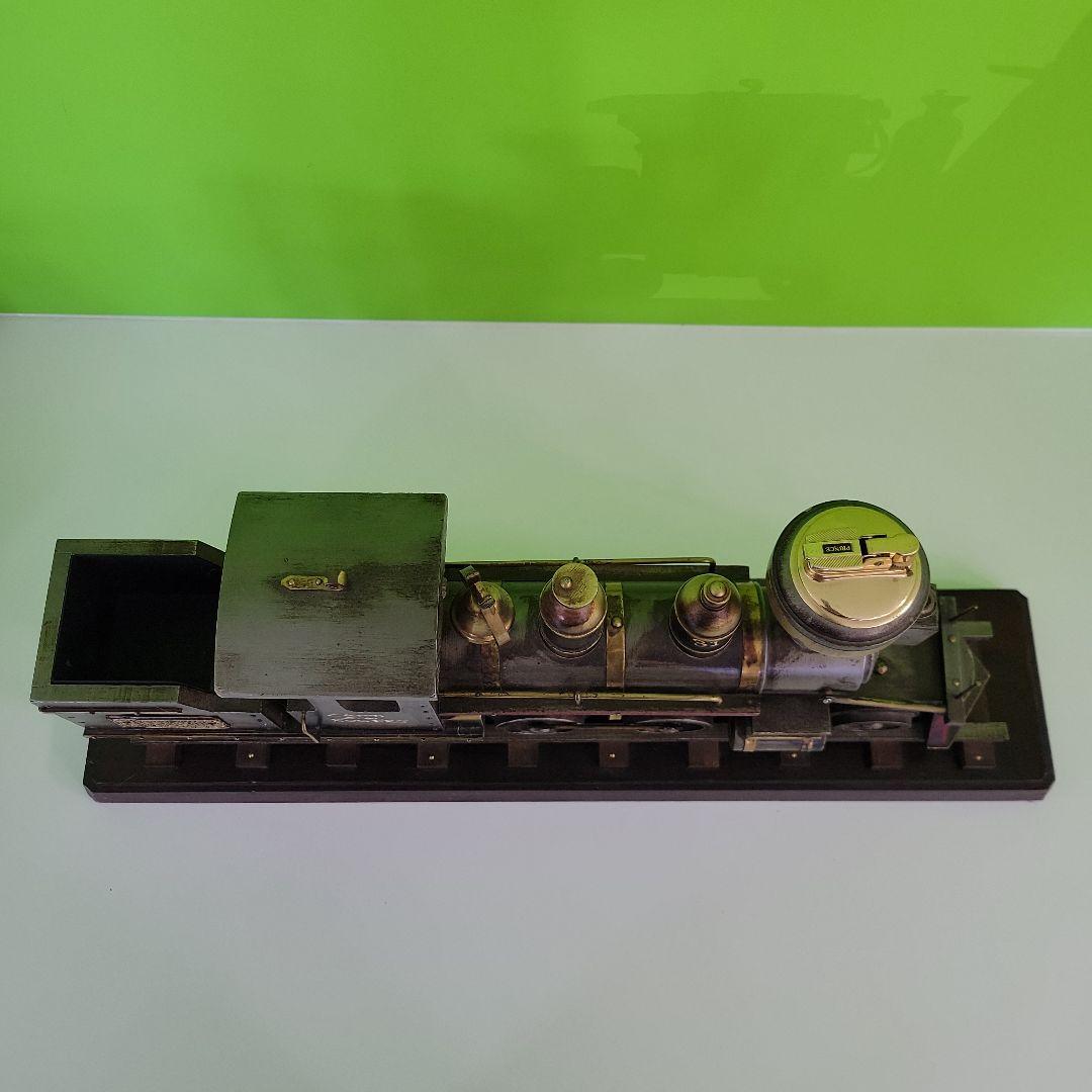 10輪貨物機関車　ライター付き模型