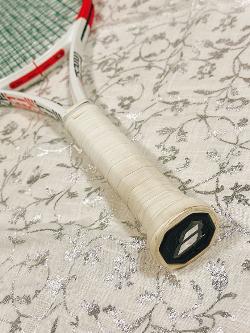 Babolat ピュアストライク テニスラケット　　グリップ２