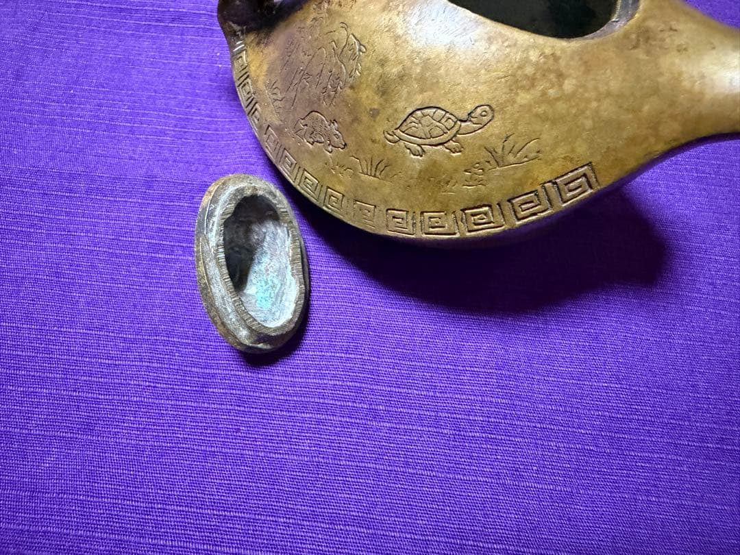 良品　中国古玩　水滴　水差し　亀兎図　黄銅製　時代物　出来抜群　書道具硯筆矢立