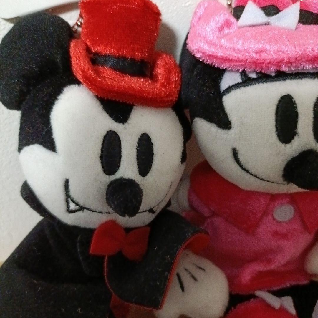 新品タグ付き　激レア　ディズニース ミッキー　ミニー　バッジ付きペアキーチェーン