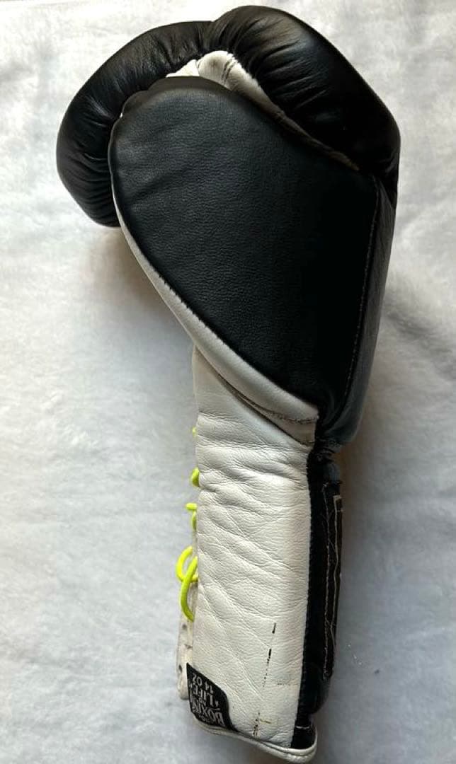年末特価　No Boxing No Life ボクシンググローブ