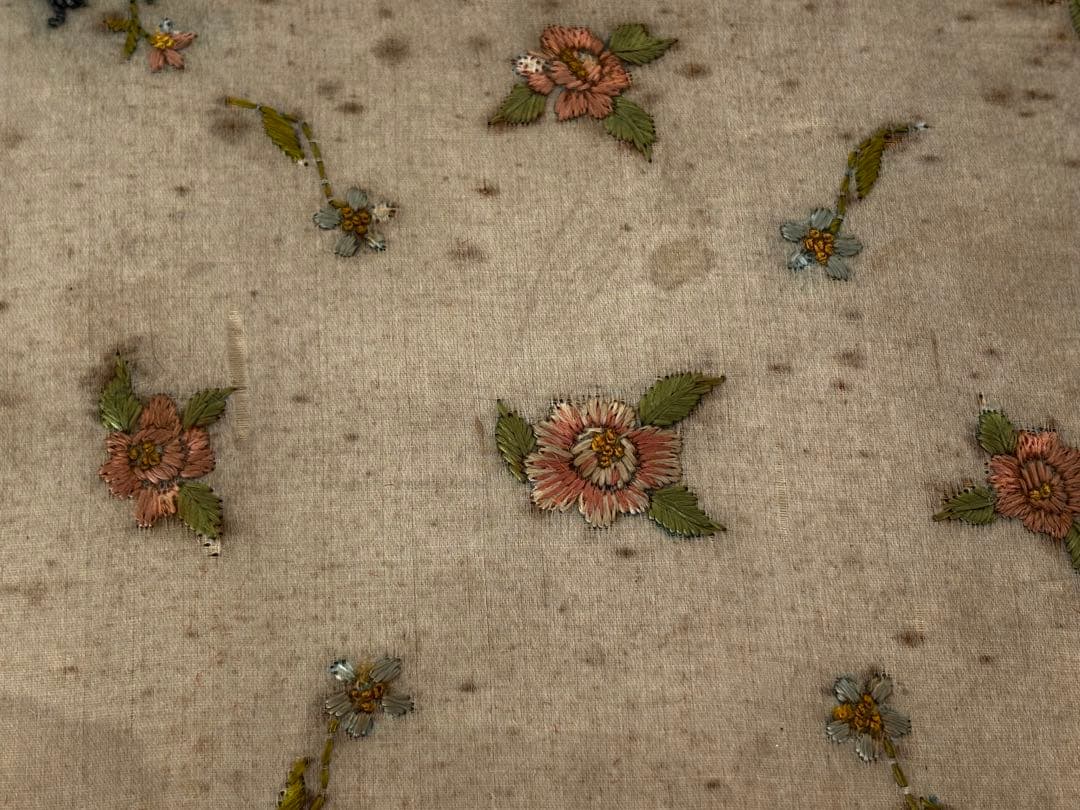 フランスアンティーク　カルトナージュ　小物入れ　刺繍　イニシャル入り