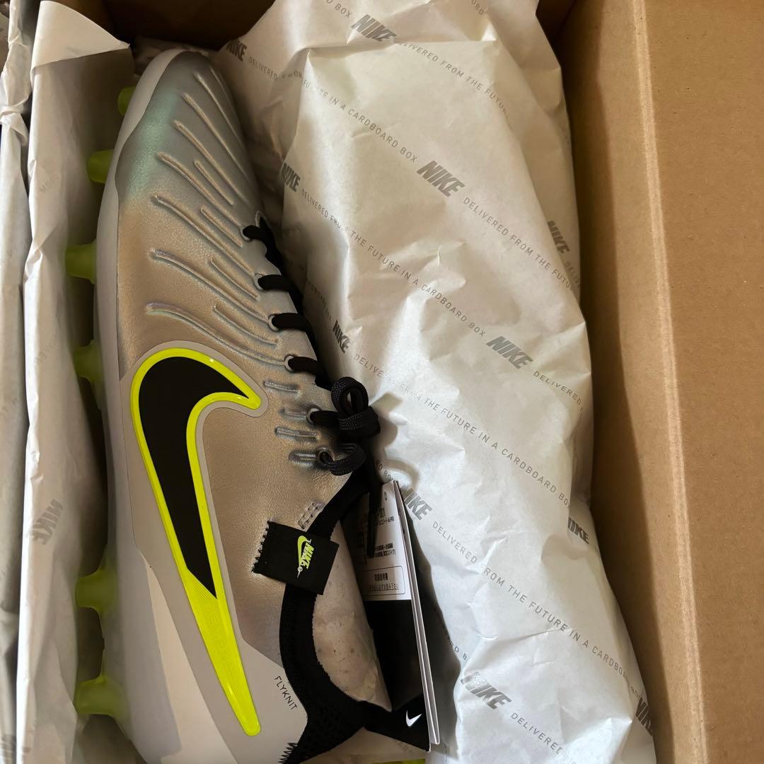 サッカースパイク　27.5 AG ティエンポ