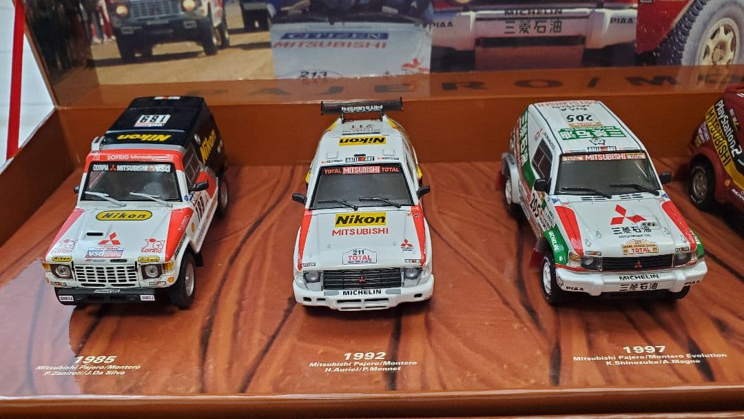三菱パジェロ ダカールラリー優勝車 ミニカー6台セット