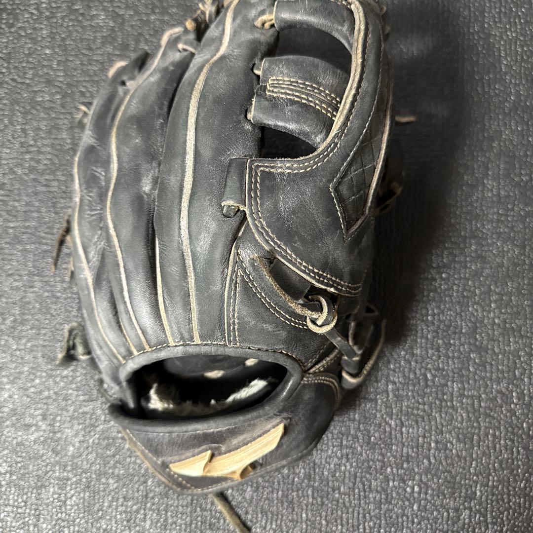 ブラック軟式グローブ